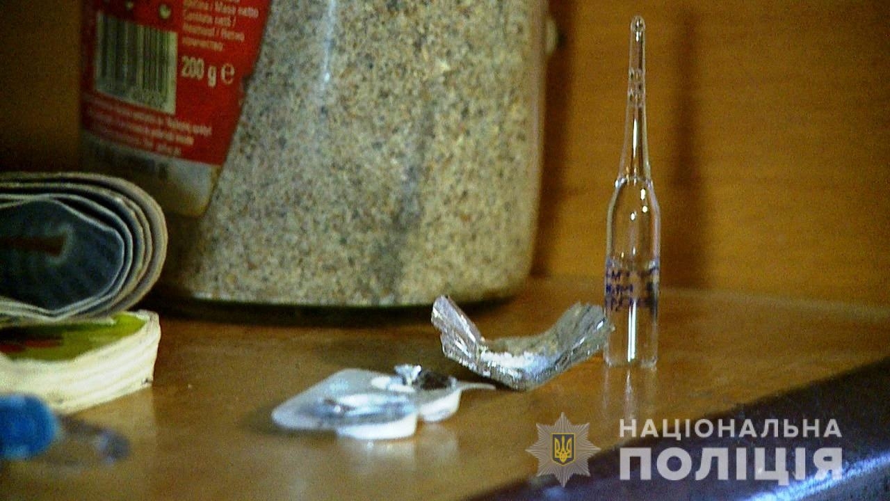 У Тростянці затримали розповсюджувача таблеток метадону