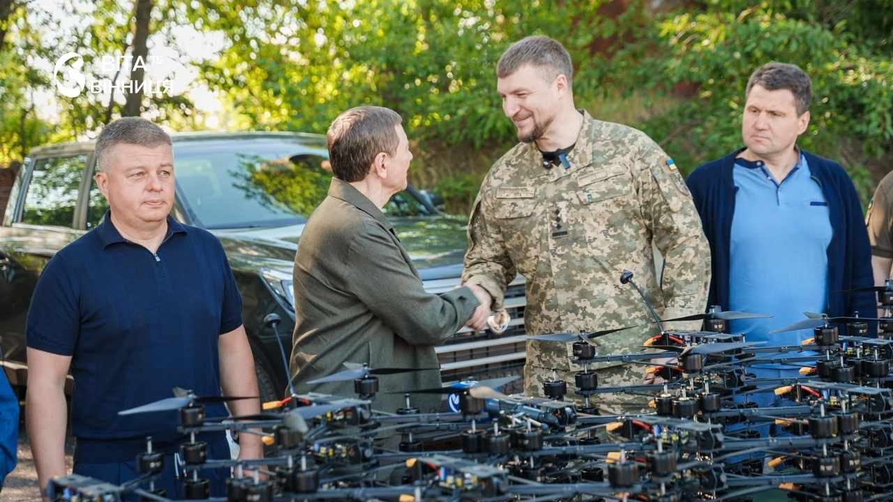 120-та бригада ТрО отримала 200 FPV-дронів та чотири позашляховики від Вінниці