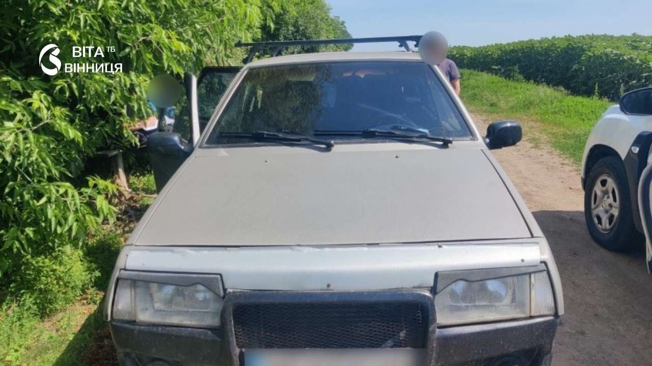 15 000 гривень і 300 доларів: п'яні водії у Вінницькому та Жмеринському районах спробували підкупити патрульних