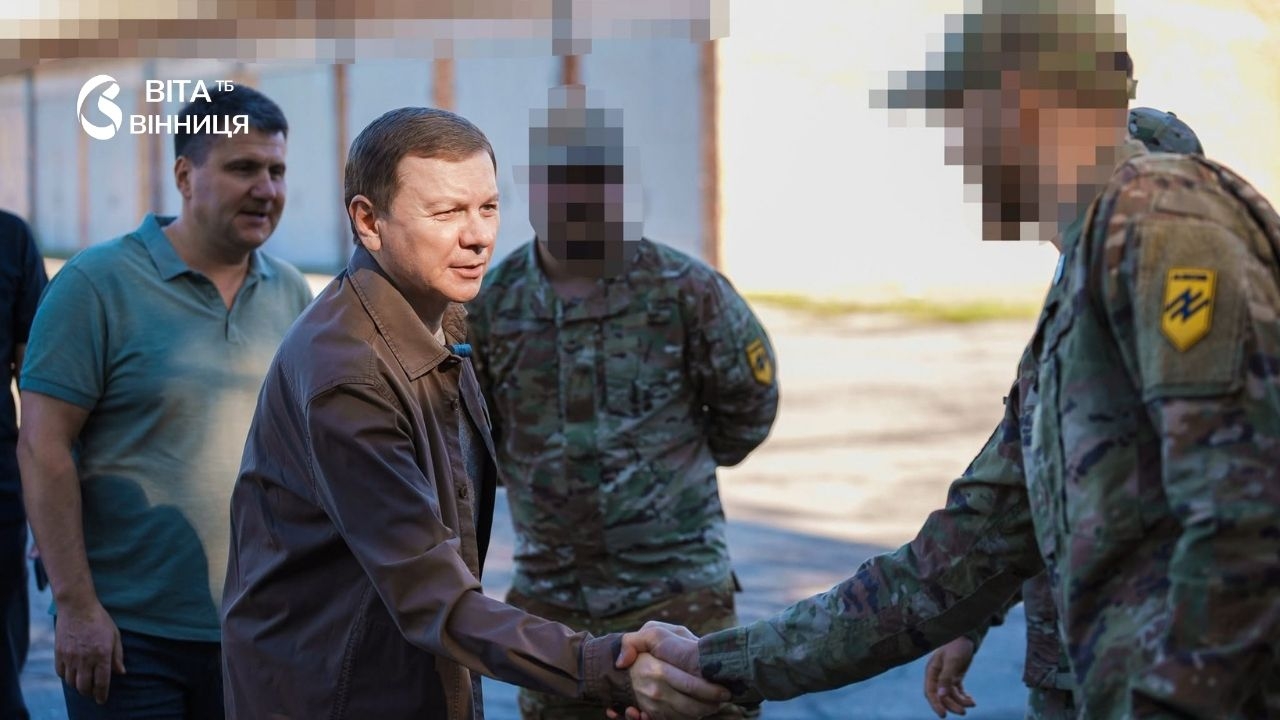 300 FPV-дронів, два пікапи й п'ять Matrice: Вінниця знову підсилила «Азов»