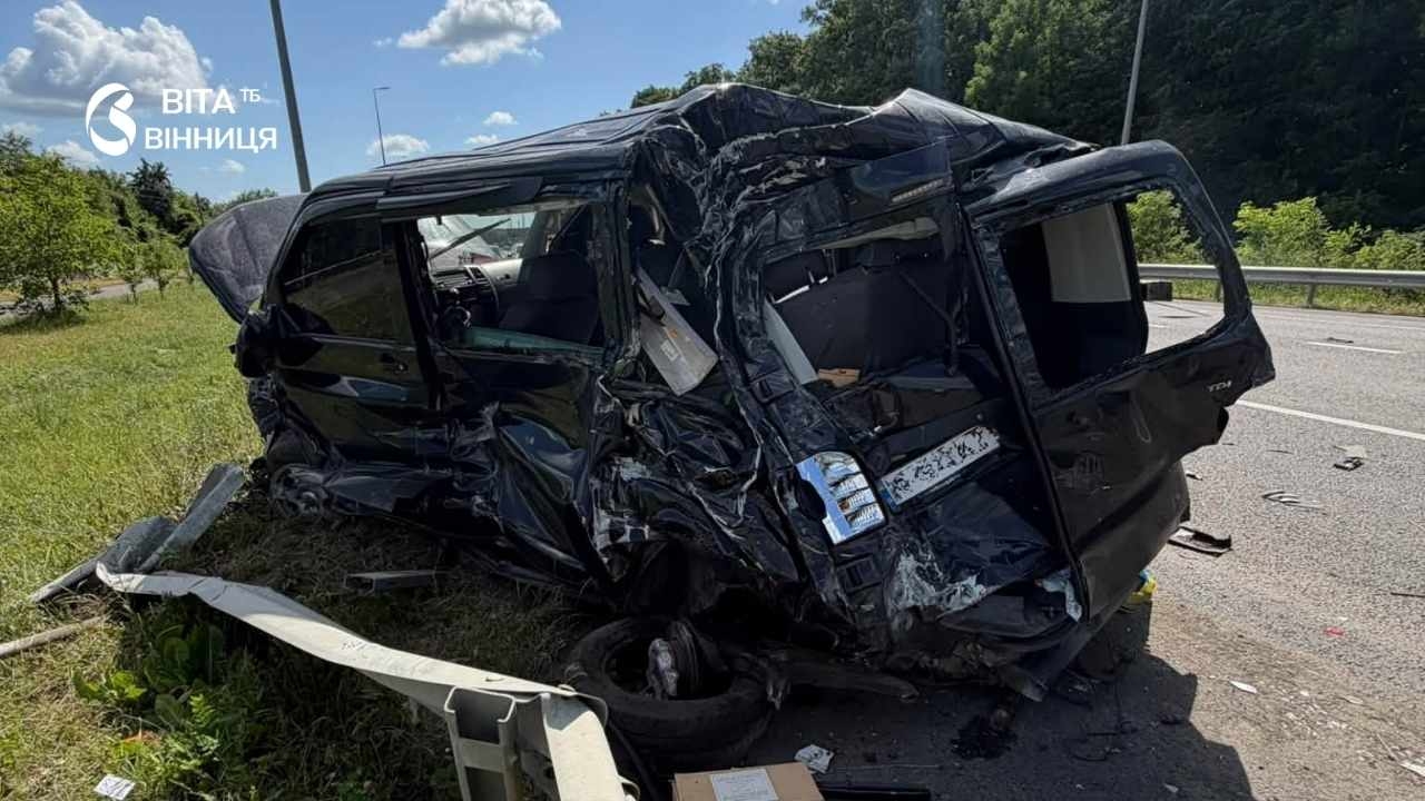 45-тонна вантажівка протаранила автомобіль депутатки Вінницької міськради