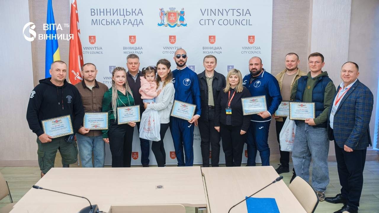 Десятеро вінничан на чемпіонаті світу серед ветеранів: у міській раді привітали учасників Strong Spirit’s Games 2026