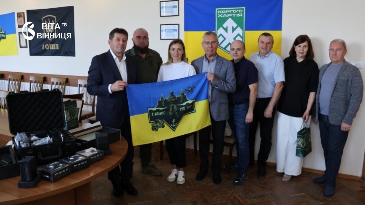 Дрон за 460 тисяч: Тульчинська громада подарувала військовим «очі в небі»