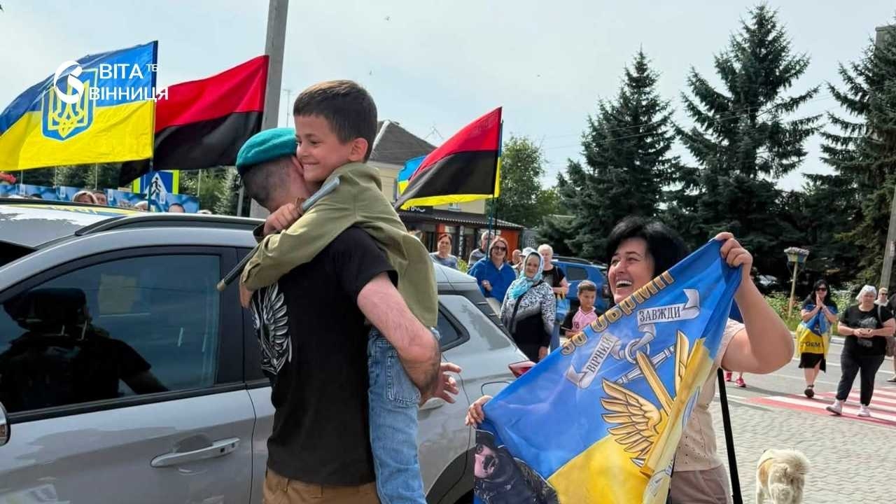Гайсинщина зустріла звільненого з полону захисника Азовсталі