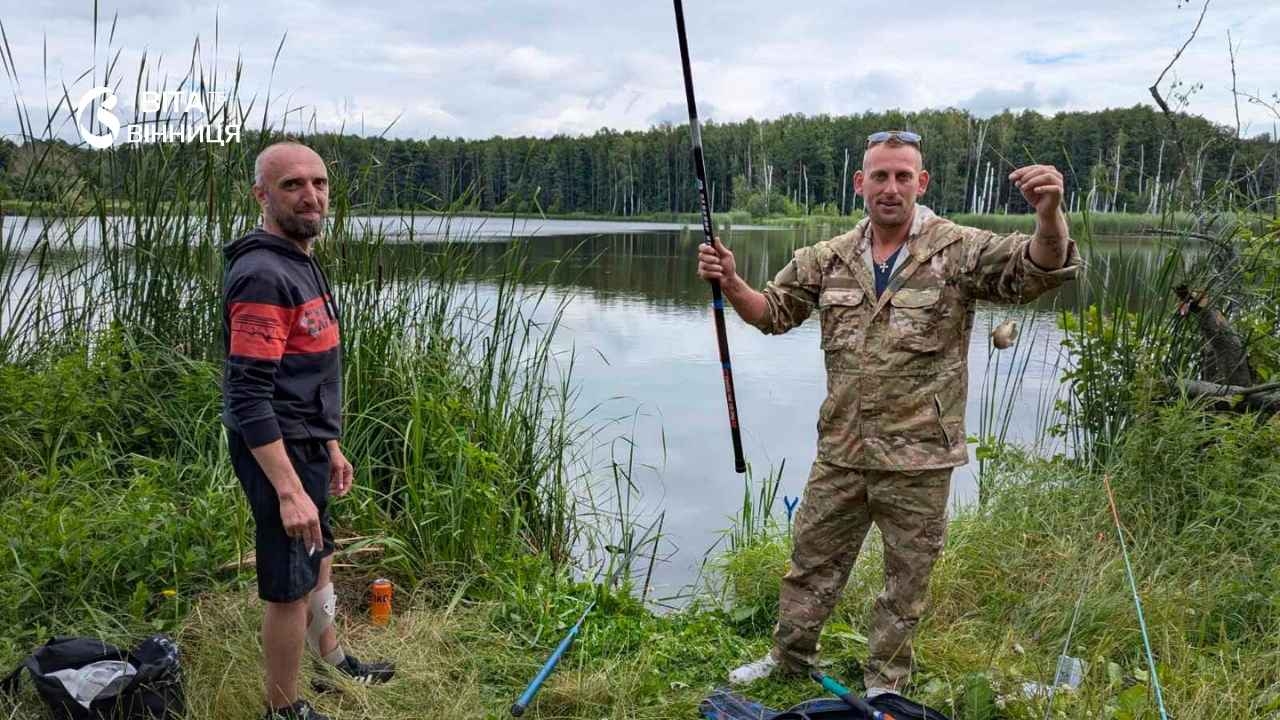 Гітара, риболовля та підтримка як у Калинівці відпочивали захисники