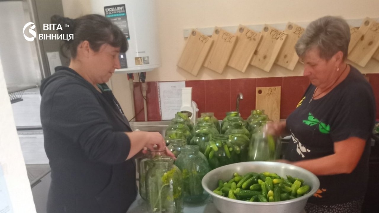 Городина власного вирощування йде до столу учнів ліцею на Калинівщині