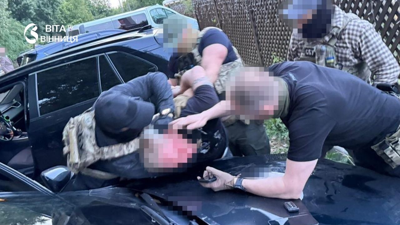 Кран мав упасти на багатоповерхівку: СБУ зупинила серію терактів в Україні