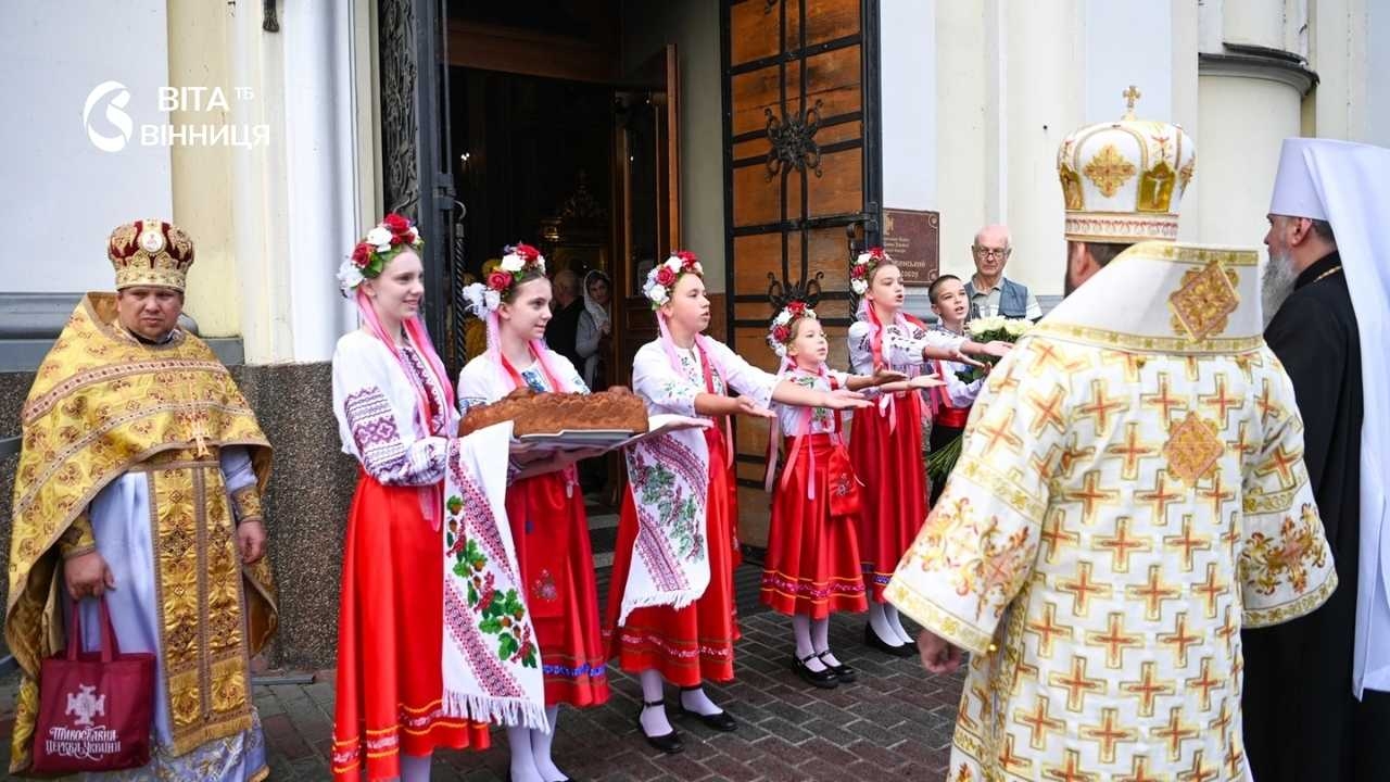 Молитва за Батьківщину: Митрополит Епіфаній відслужив літургію у Вінниці