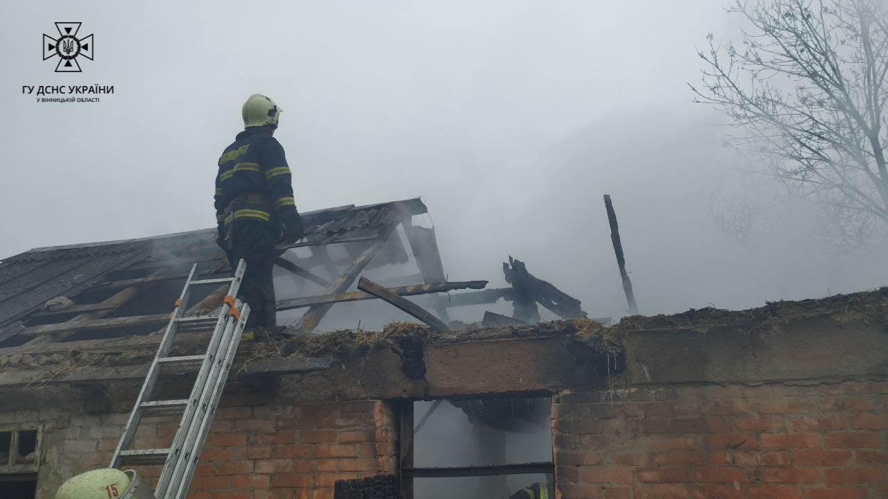 На Вінниччині загасили пожежі в господарчих будівлях та в гаражі