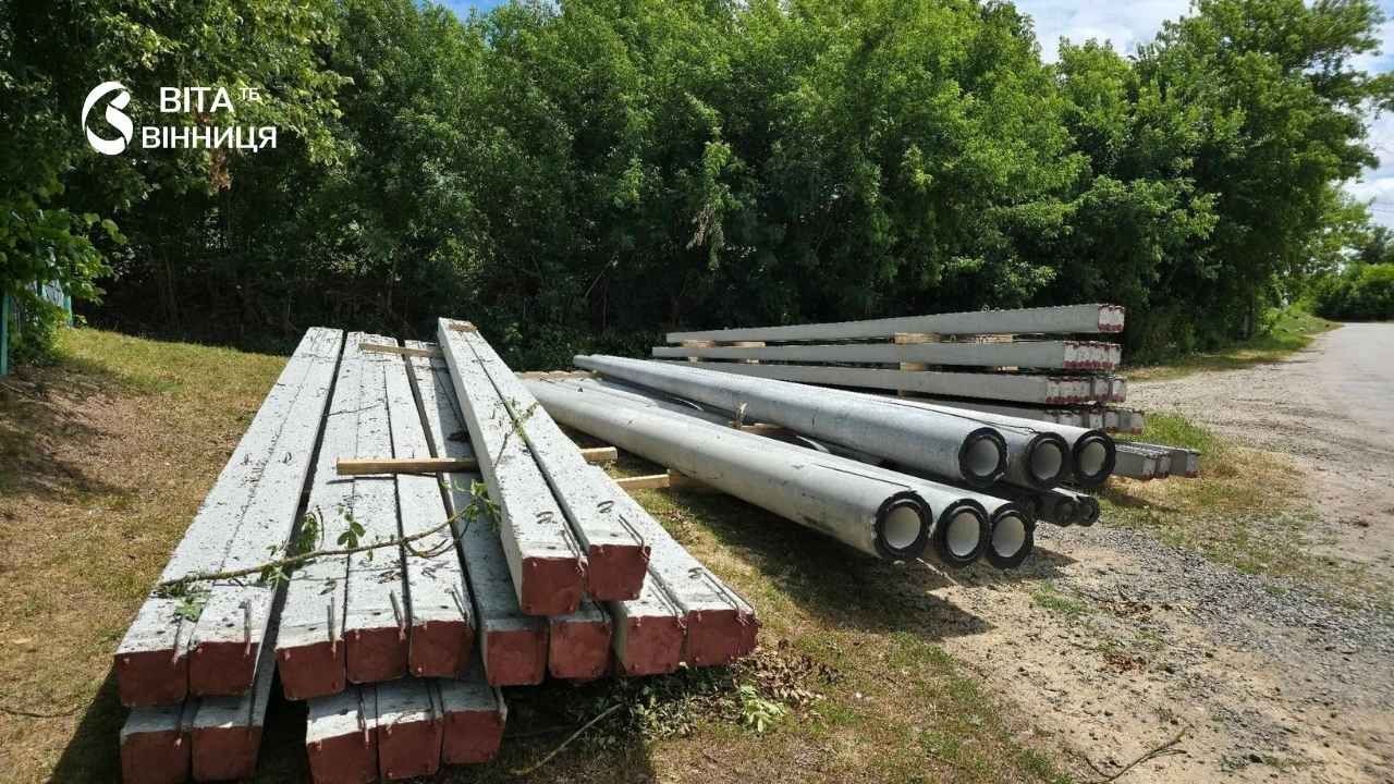 Нові опори та трансформатори: як оновлять електромережі у двох селах Вінниччини