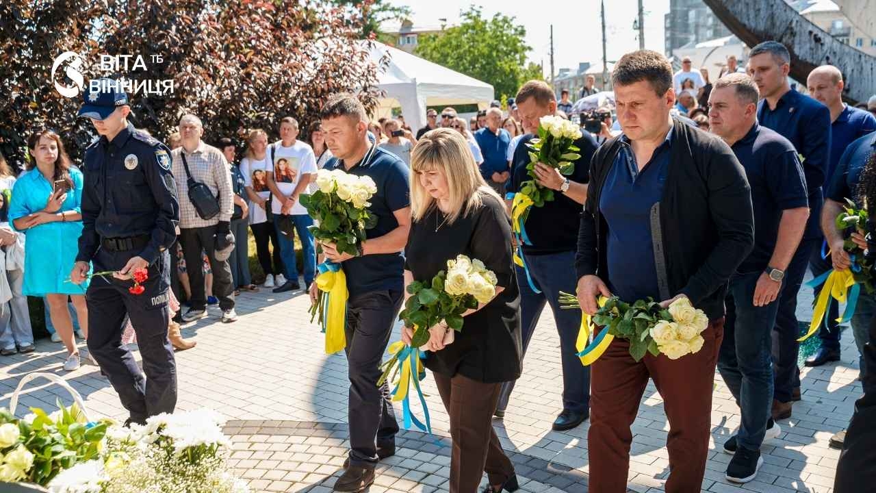 О 10:46 місто затамувало подих: як Вінниця згадала жертв 14 липня