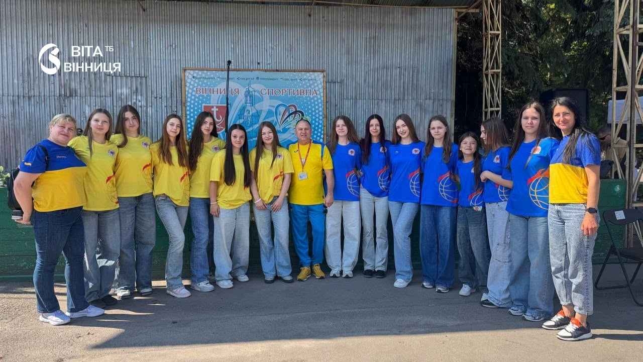Олімпійський день у Вінниці: спортивні школи організували масову руханку для городян