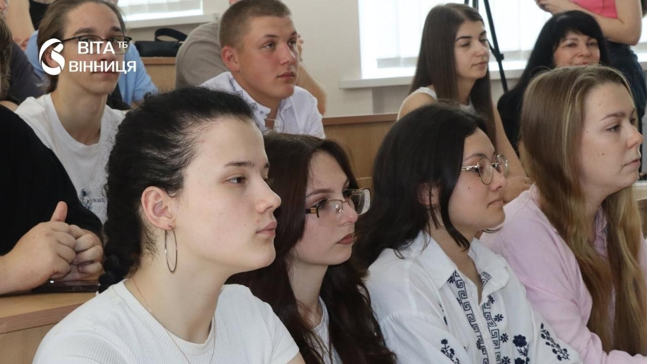 Олімпійці, чемпіони та зірки спорту зібралися у ВДПУ на ювілей факультету
