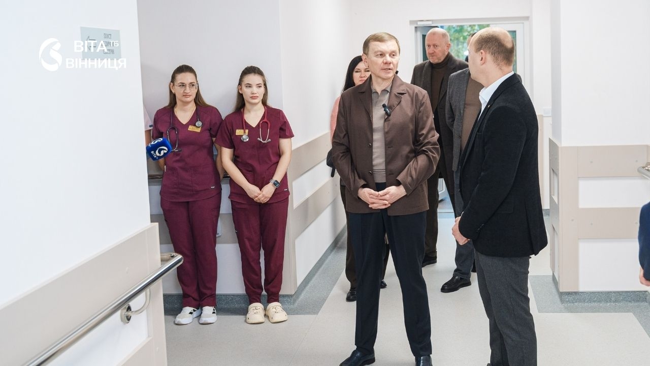 Оновлена палата терапевтичного корпусу лікарні на Хмельницькому шосе у Вінниці з новими ліжками