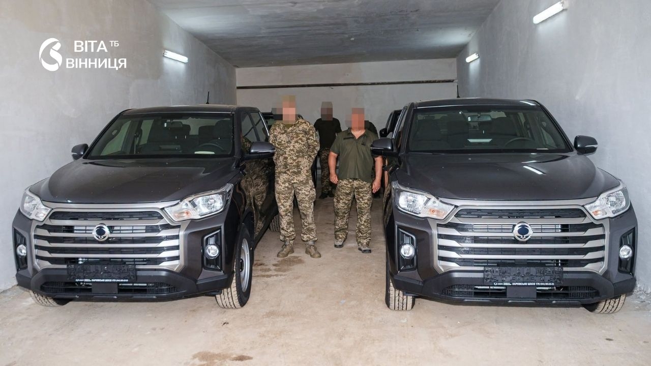 Пікапи для мобільних вогневих груп: вінницькі військові отримали нову техніку