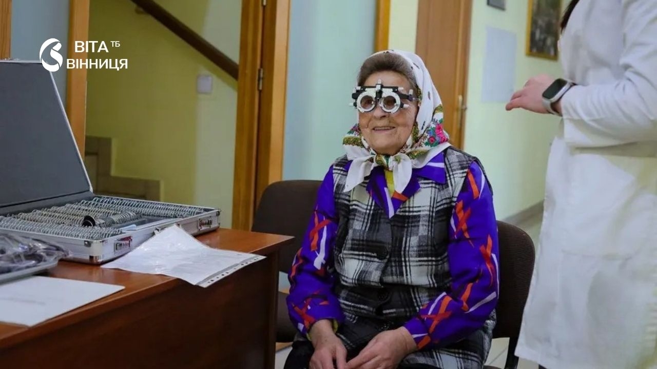 Понад сто людей уже отримали окуляри: у Вінниці безкоштовно перевіряють зір