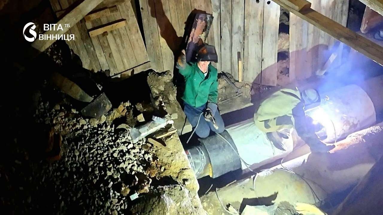 Працювали всю ніч: у Вінниці достроково відновлюють гаряче водопостачання у мікрорайоні Вишенька