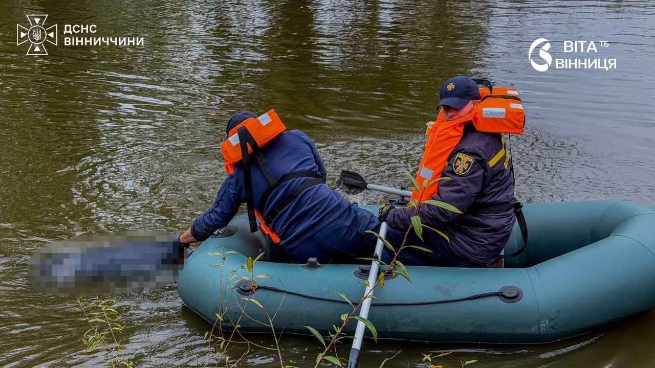 Рятувальники у Хмільнику під час роботи на місці трагедії