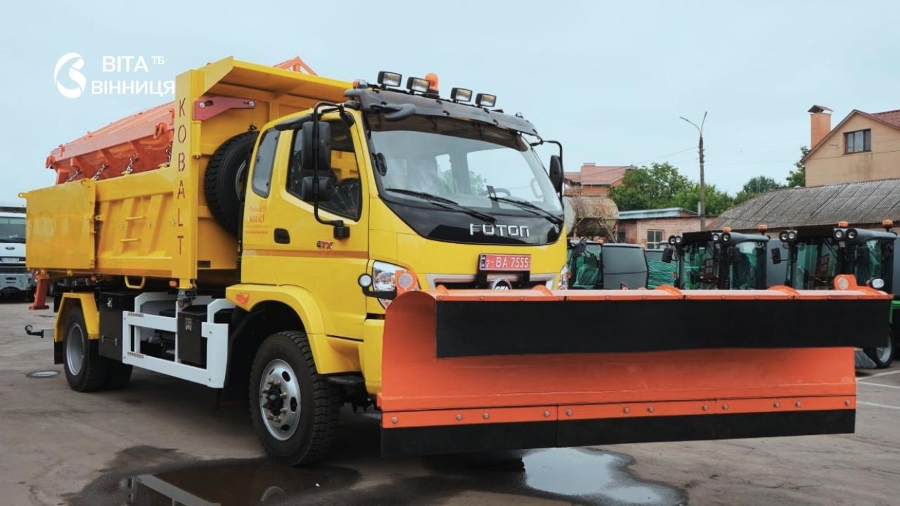Шляхове управління Вінниці отримало 12 нових машин Egholm City Ranger