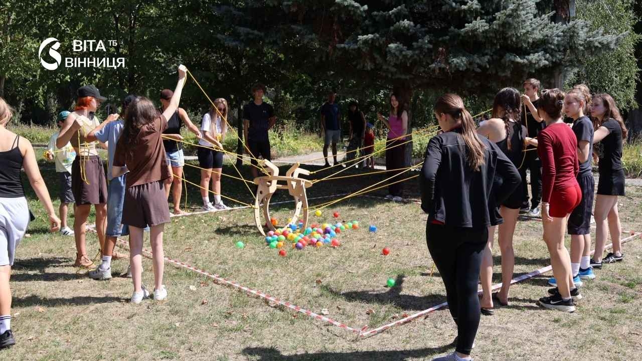 Смуги перешкод та командні завдання: молодь Вінниччини зібралася на «Active Fest»