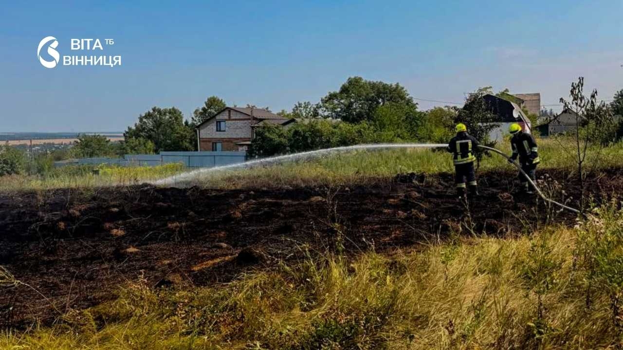 Спека та людська недбалість спричинили пожежі на понад шести гектарах Вінниччини