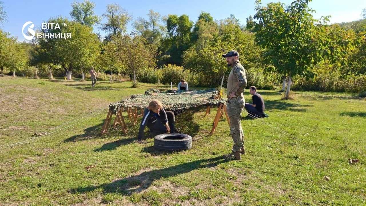 Тактична медицина та смуга перешкод: як вінницькі одинадцятикласники готувалися до всеукраїнських змагань