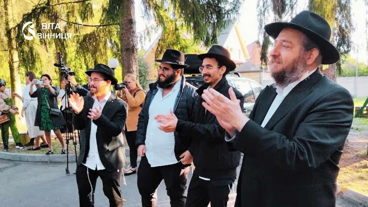 Тора з Ізраїлю та молитва за Україну: як єврейська громада Вінниці відзначила Суккот