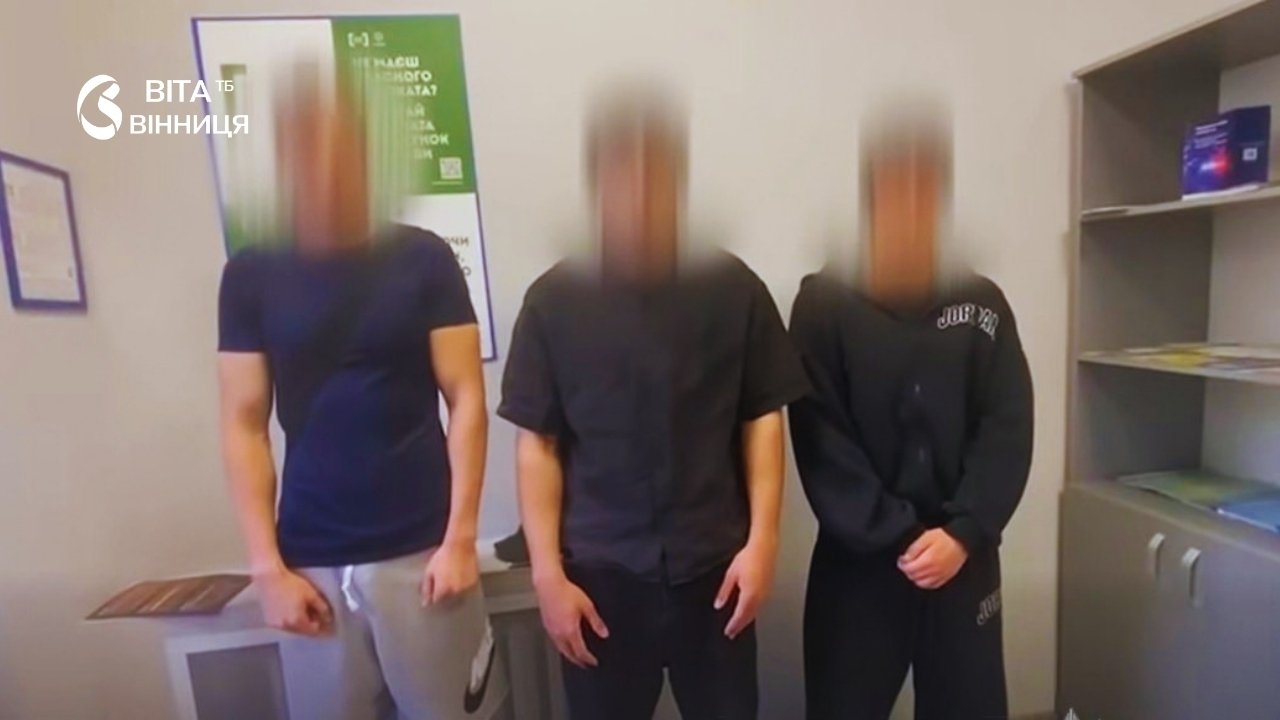 Три під'їзди за чотири години: як вінницький пранкер відпрацьовує покарання за затриманий трамвай