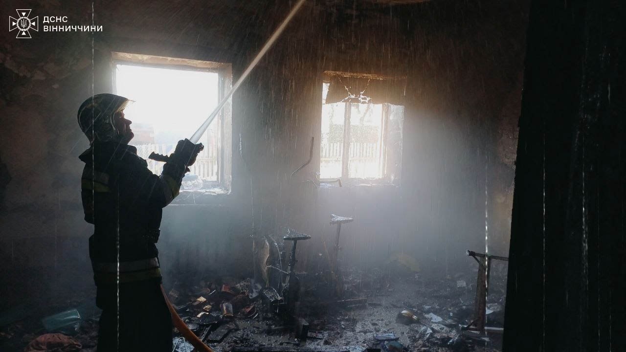 У Вінниці та трьох районах області згоріли житлові й господарські будівлі