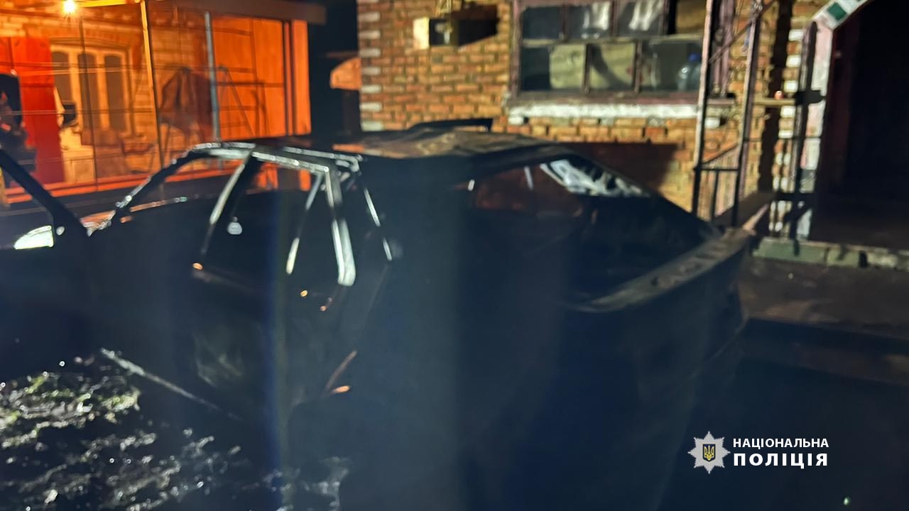 У Вінницькому районі жінка спалила авто, щоб відплатити знайомій за давню образу