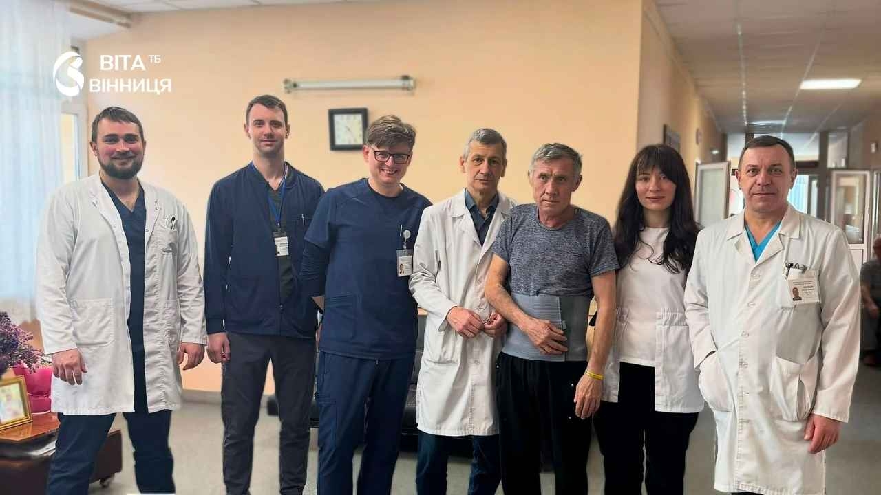 У Вінниці 51-річний пацієнт одужав після шестигодинної операції з видалення раку стравоходу