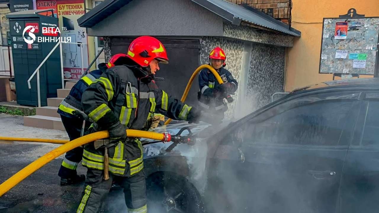 У Вінниці через розгерметизацію газової системи загорівся легковий автомобіль