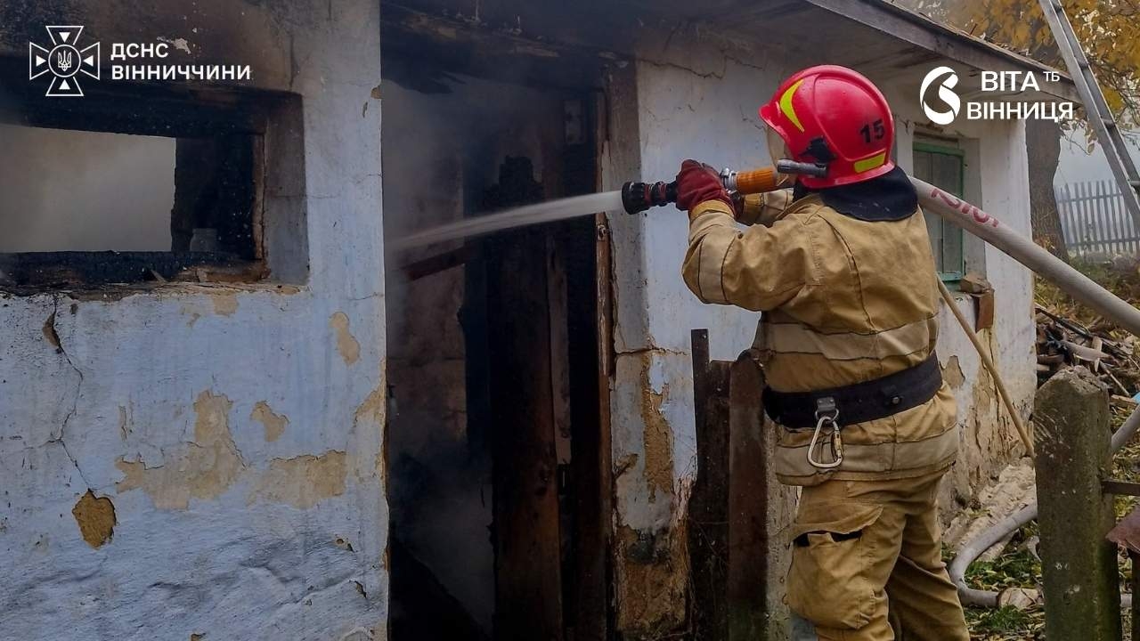У Вороновиці вогонь знищив п'ять тонн соняшника в зерносушарці
