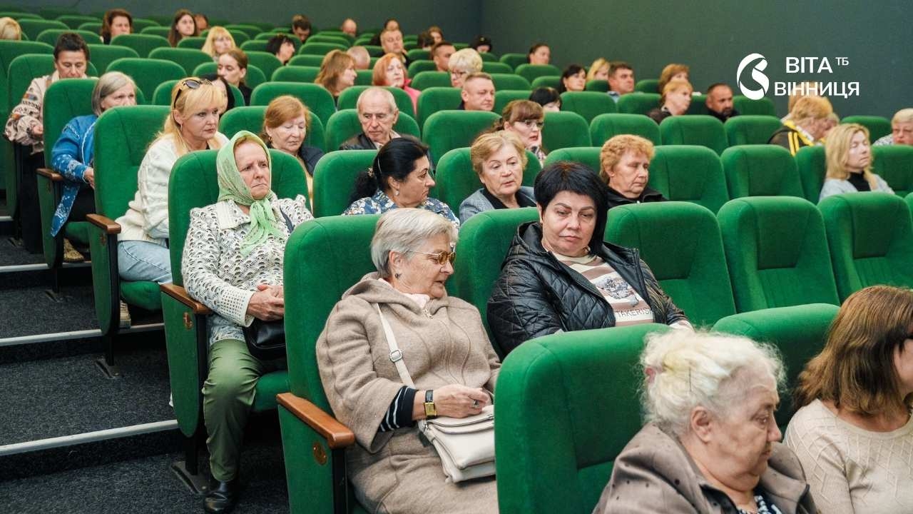Відзнака, що стала прикладом для інших міст: ще 32 вінницькі матері полеглих воїнів отримали Почесний знак
