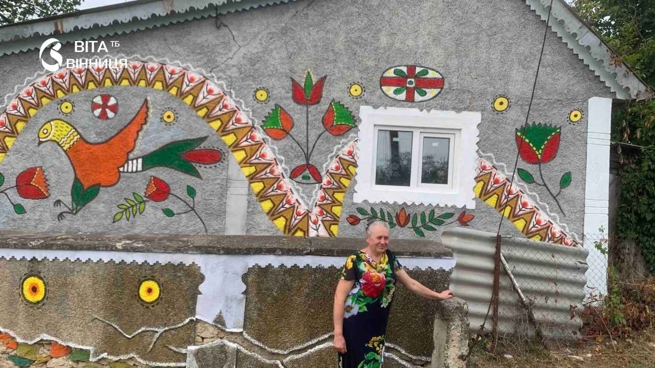 Вісім майстрів розписали стіни села на Шаргородщині знову пройшла «Мальована хата»