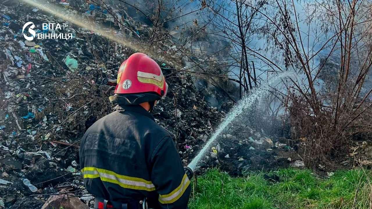 Вогонь у Сальниці мало не перекинувся на літню кухню: що сталося з гаражем