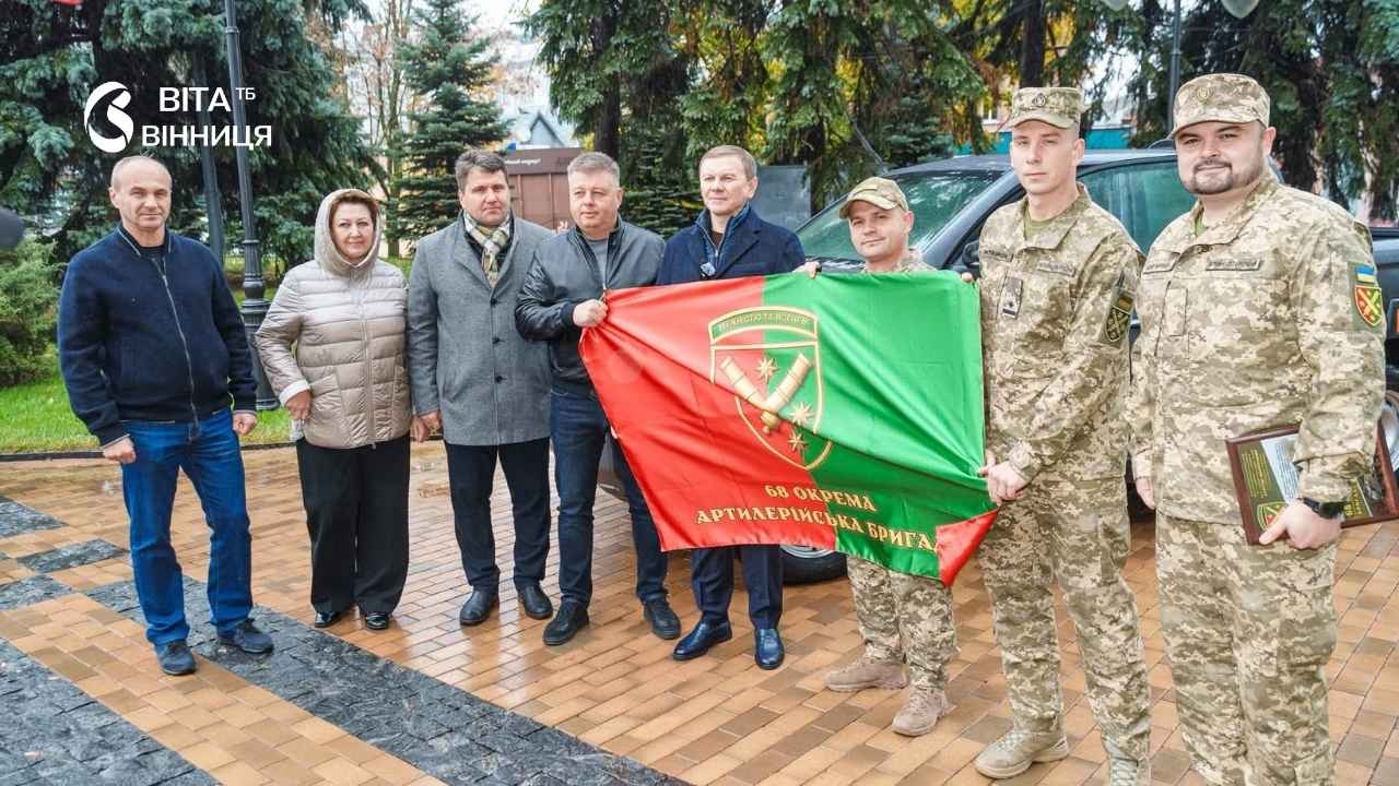 Возитиме бійців на позиції та обслуговуватиме екіпажі дронів артилеристи отримали пікап від Вінницької громади