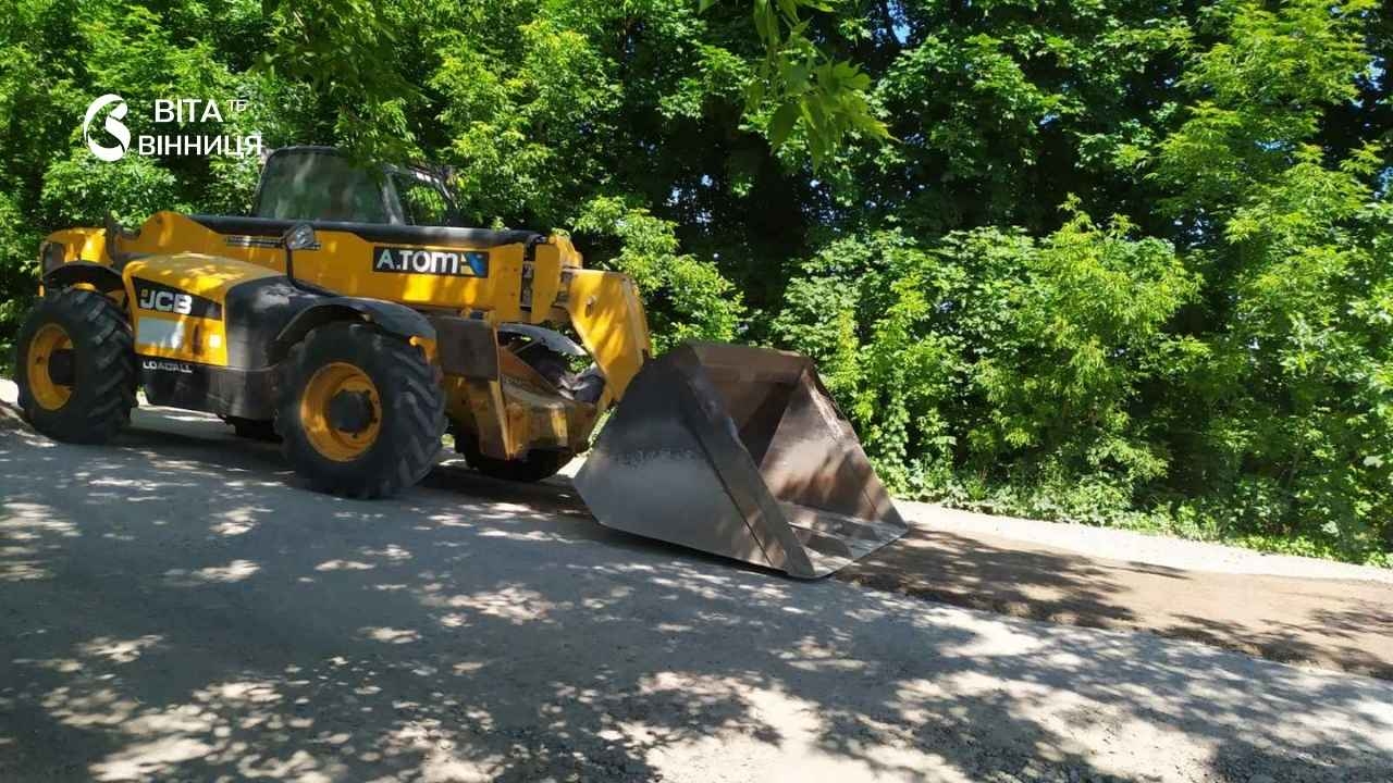 Яблуневе, Вишневе, Адамівка та ще чотири села: де в Калинівській громаді відремонтували дороги