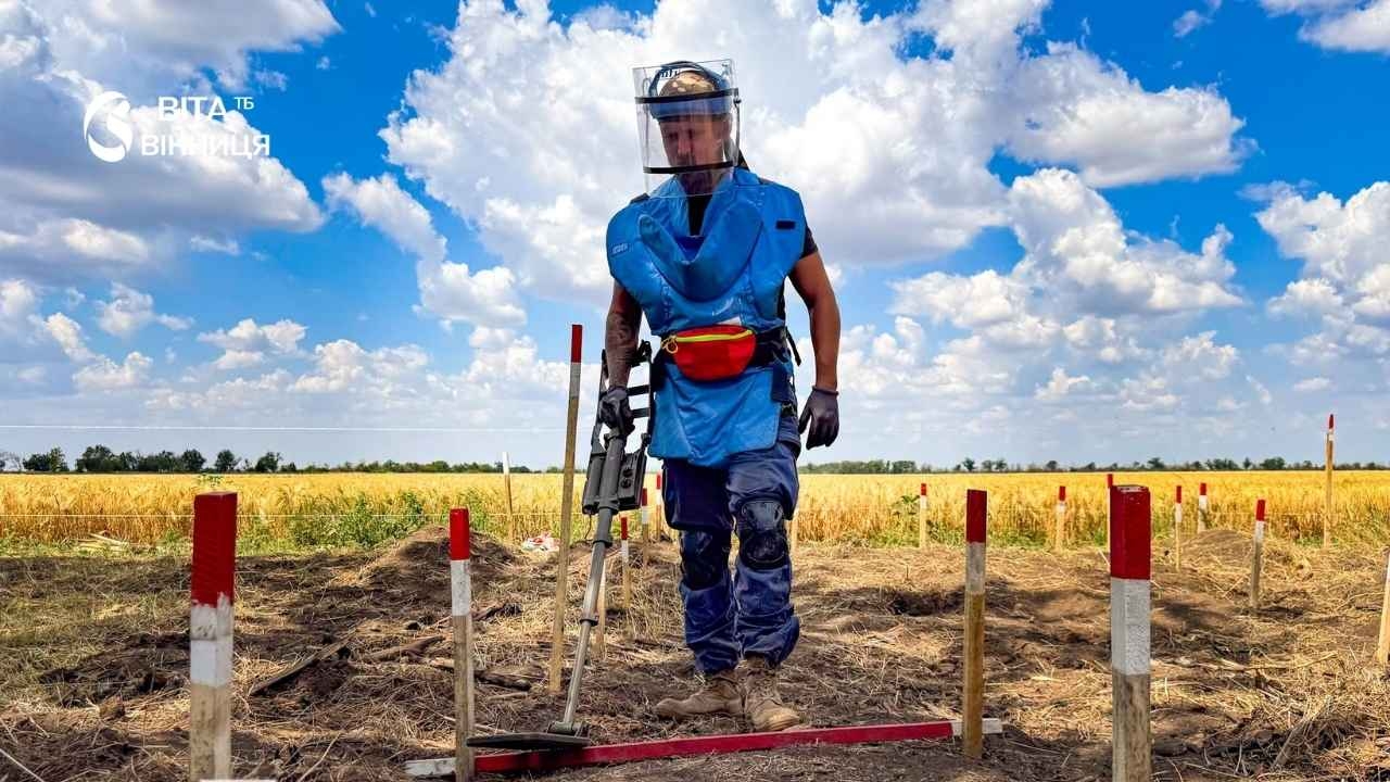 Як вінницькі піротехніки допомагають розміновувати Херсонщину