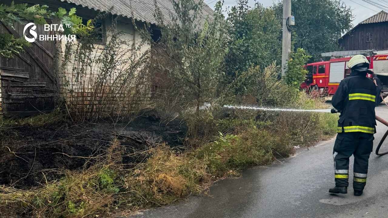 Зарядний пристрій підпалив гараж на вулиці Героїв Нацгвардії у Вінниці