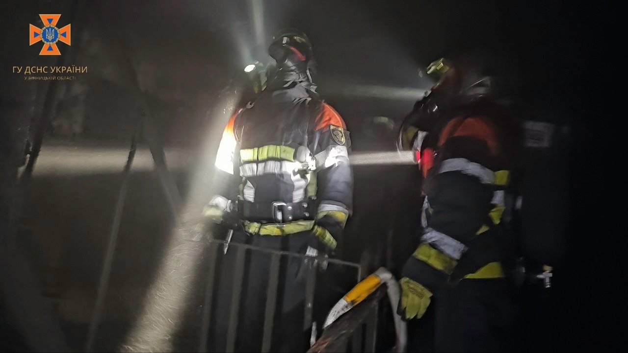 У Вінниці рятувальників викликали загасити загоряння холодильника