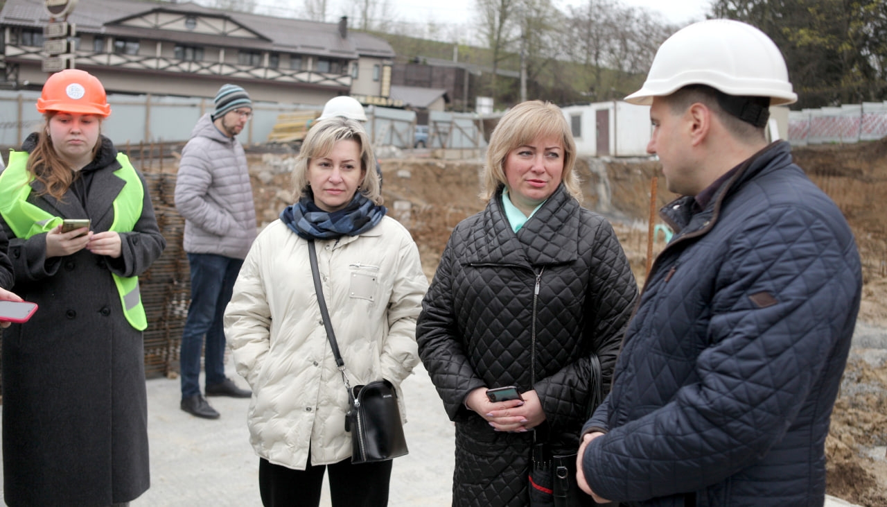 Муніципальне житло на Привокзальній: учасники вперше побували на будмайданчику