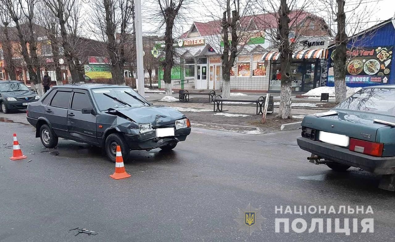 За добу через ДТП на дорогах Вінниччини на лікарняні ліжка потрапили четверо людей