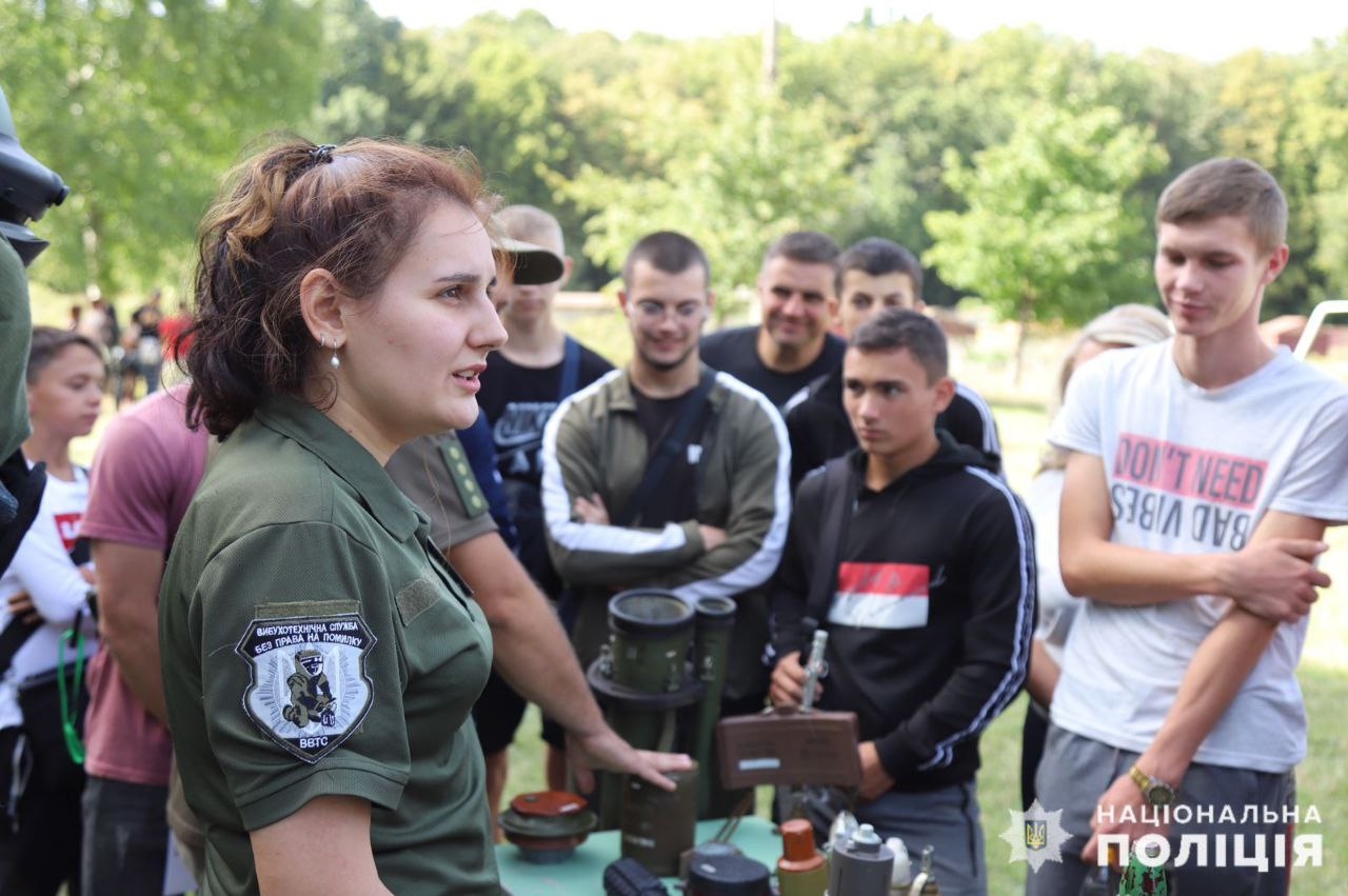 Вінницькі поліцейські навчали студентів надавати домедичну допомогу