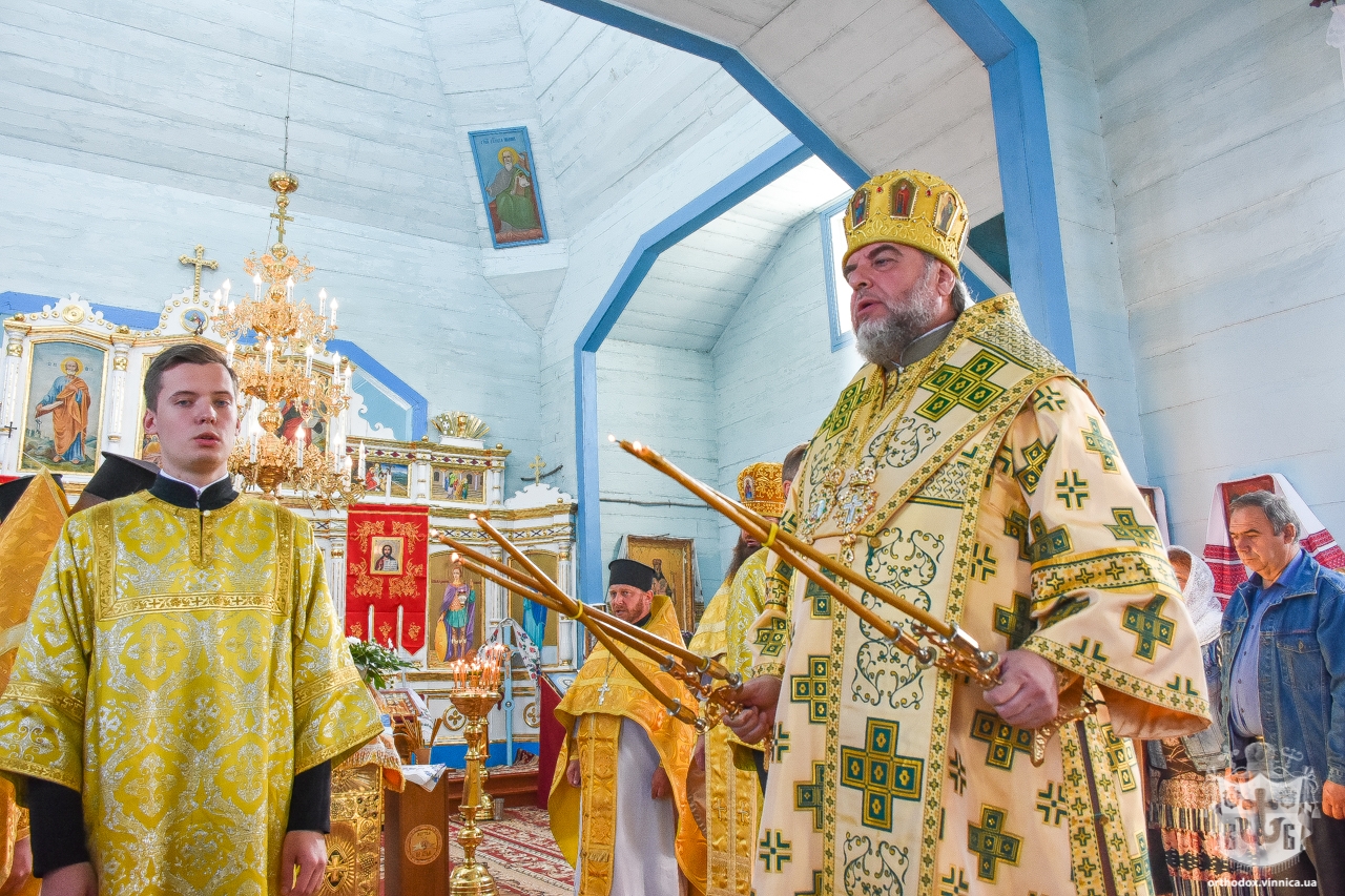 На Вінниччині митрополит Симеон відслужив літургію  в 135-річному храмі