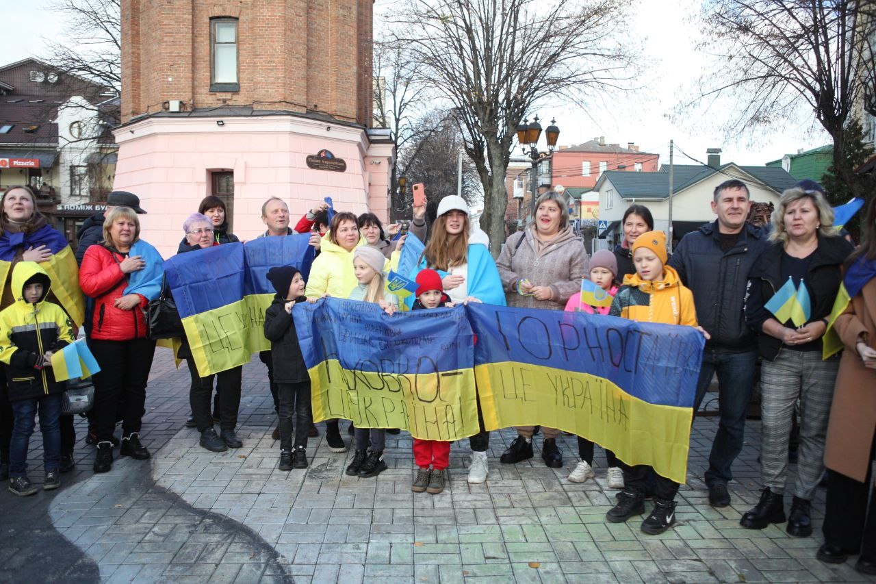 "Херсон – це Україна!": у Вінниці відсвяткували звільнення міста від окупантів