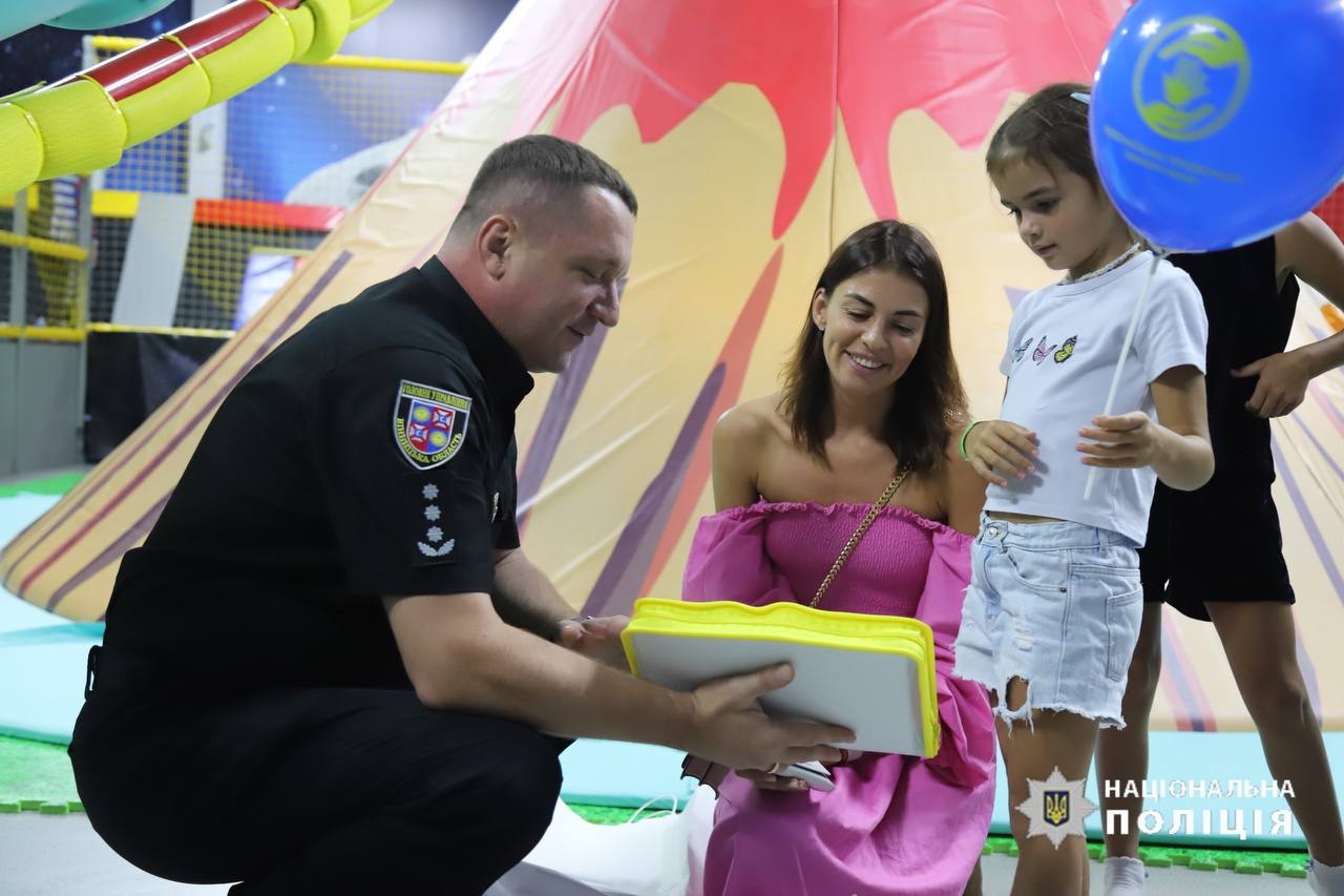 Вінницькі поліцейські організували цікаве дозвілля для дітей з багатодітних сімей