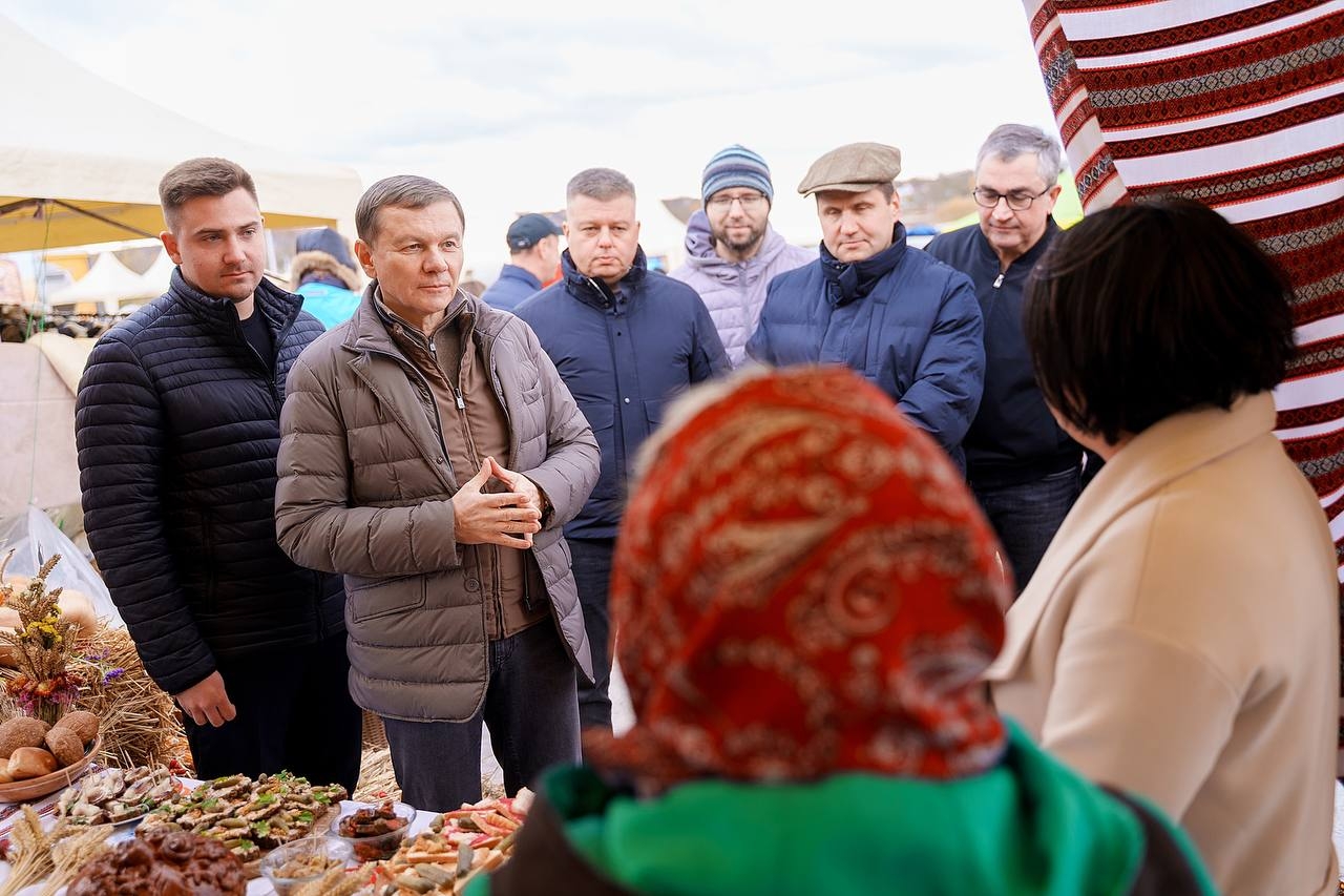 Сільськогосподарський ярмарок у Вінниці: якісна продукція, крафтові вироби та допомога військовим