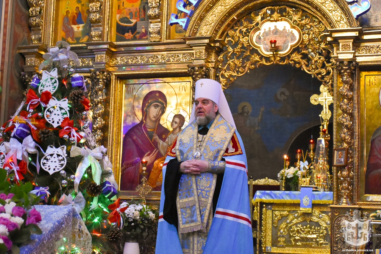 У Спасо-Преображенському соборі у Вінниці молилися за Україну