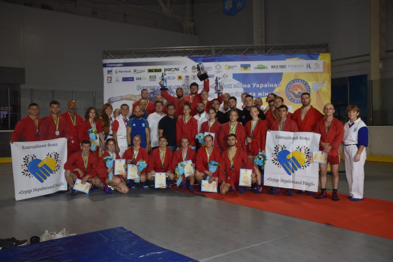 Всеукраїнські змагання з самбо: вінницькі спортсмени завоювали 10 медалей